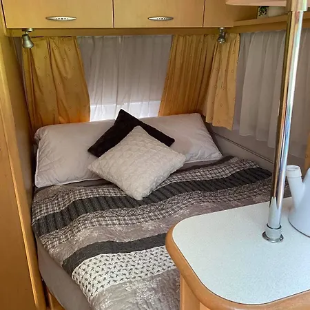 Karavan Pod Lipami *